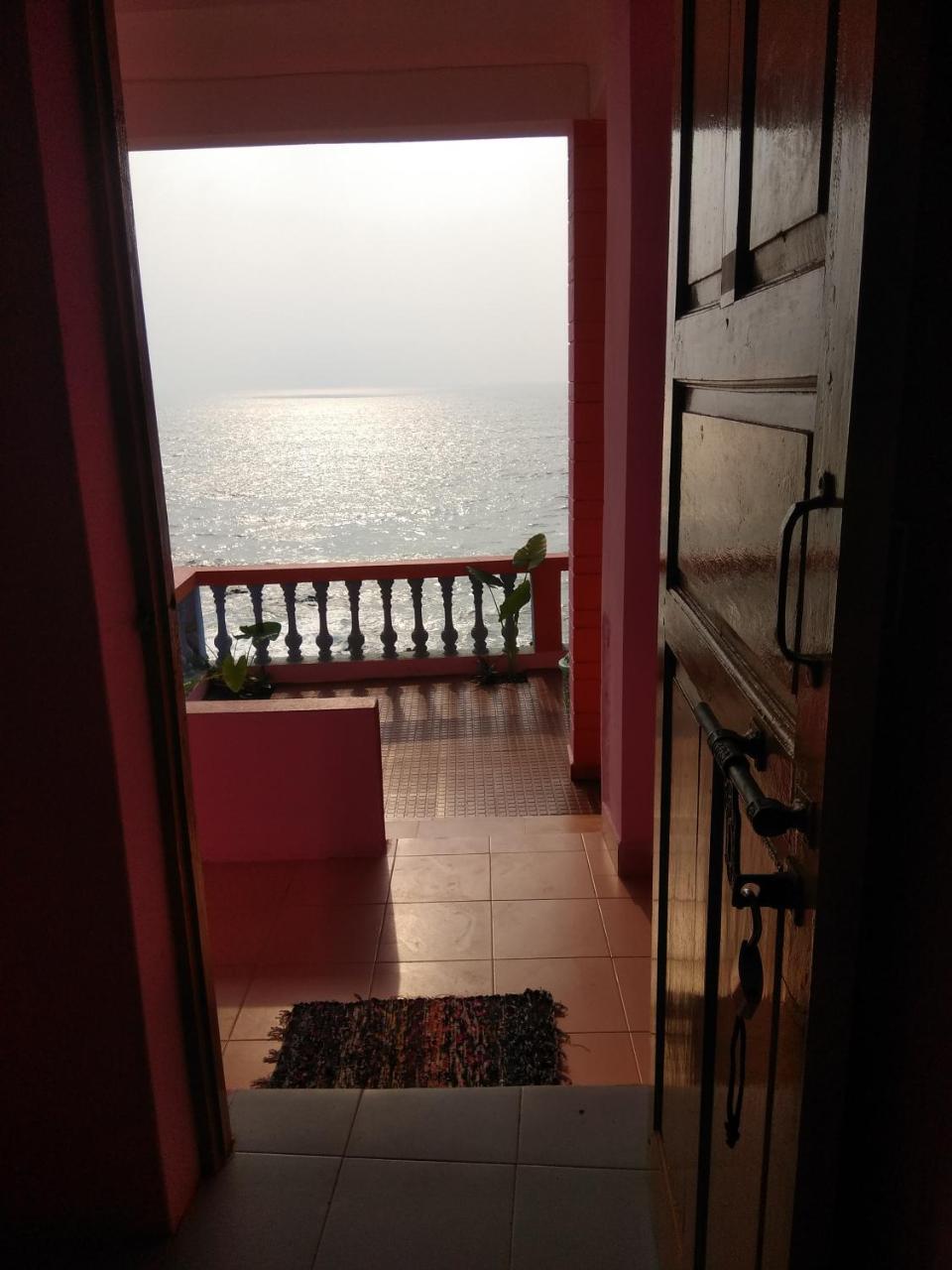Om Ganesh Naik Guest House Arambol Eksteriør billede