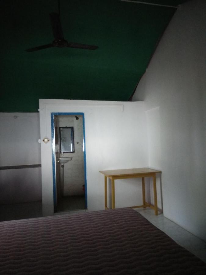 Om Ganesh Naik Guest House Arambol Eksteriør billede